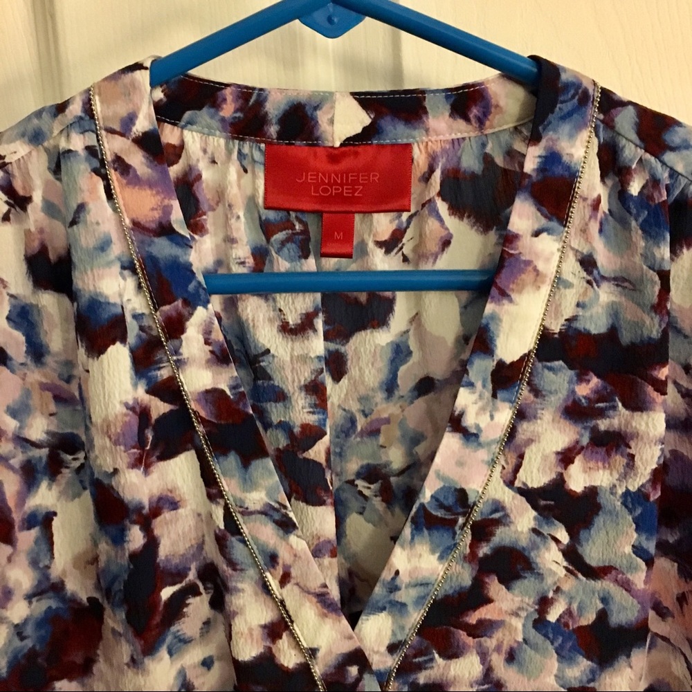 NWOT Jennifer Lopez tie front blouse